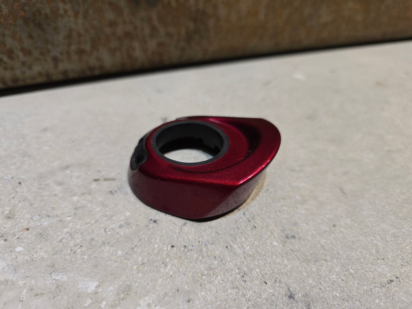 Zubehör von Richtey, TREK CHECKPOINT SL HEADSET COVER / AB MY 2022 in variant_title vor USEDBIKES - OB.DE Hintergrund
