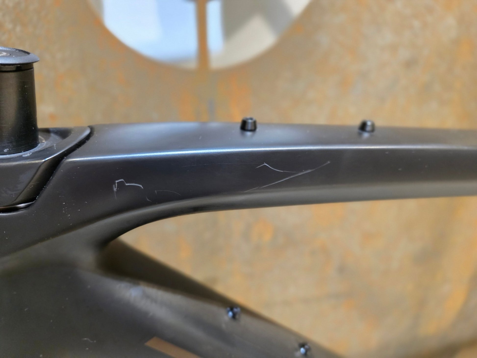 Gravel - /Cyclocrossrahmen von Trek, TREK CHECKPOINT SLR RAHMENSET / OLIVE GREY / DISC / 54CM in variant_title vor USEDBIKES - OB.DE Hintergrund