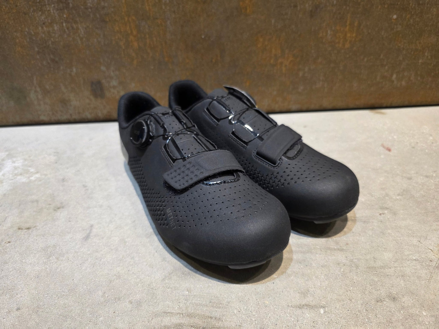 RR - Herrenschuhe von Trek, TREK CIRCUIT RENNRADSCHUH / BLACK vor USEDBIKES - OB.DE Hintergrund