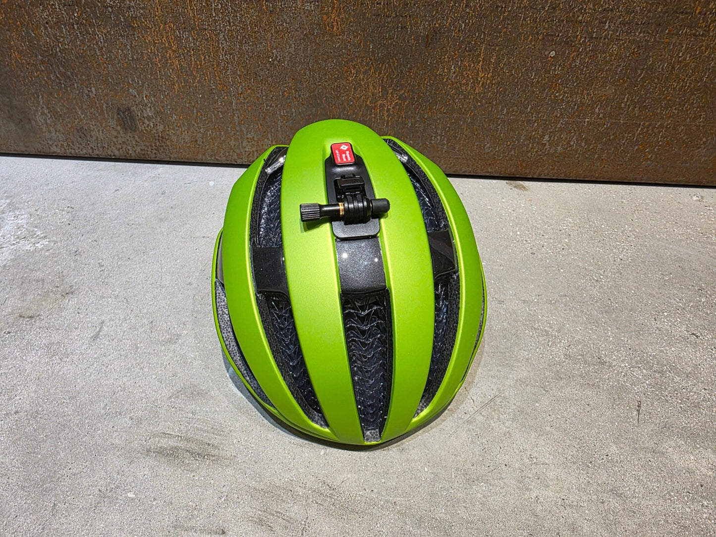 Helme von Trek, TREK CIRCUIT WAVECEL FAHRRADHELM / POWER SURGE vor USEDBIKES - OB.DE Hintergrund