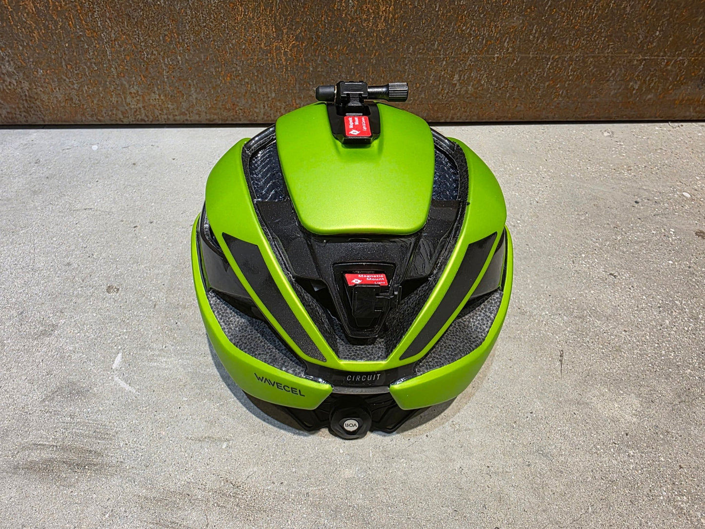 Helme von Trek, TREK CIRCUIT WAVECEL FAHRRADHELM / POWER SURGE vor USEDBIKES - OB.DE Hintergrund