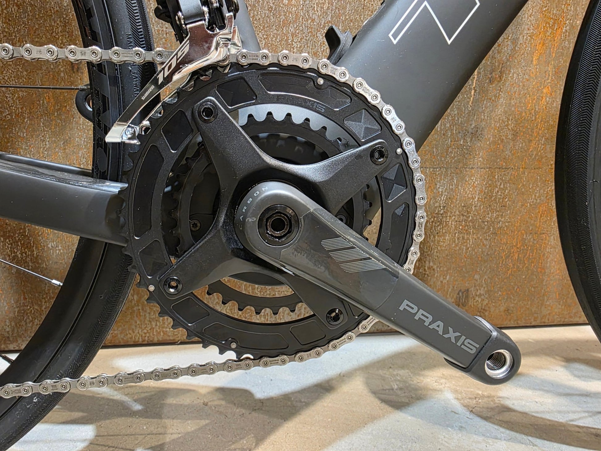 E - Rennrad/ - Gravel von Trek, TREK DOMANE+ SLR 6 / MATTE DEEP SMOKE / 56CM vor USEDBIKES - OB.DE Hintergrund