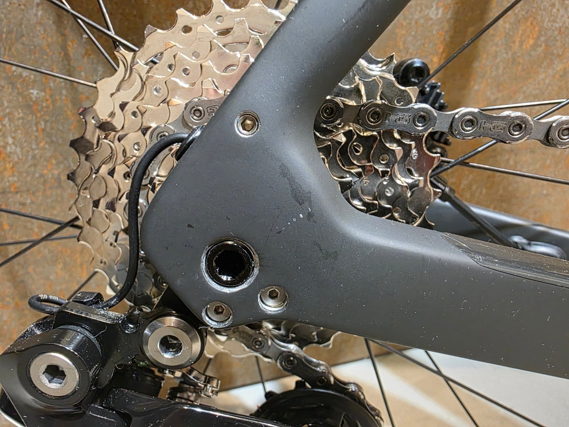 E - Rennrad/ - Gravel von Trek, TREK DOMANE+ SLR 6 / MATTE DEEP SMOKE / 56CM vor USEDBIKES - OB.DE Hintergrund