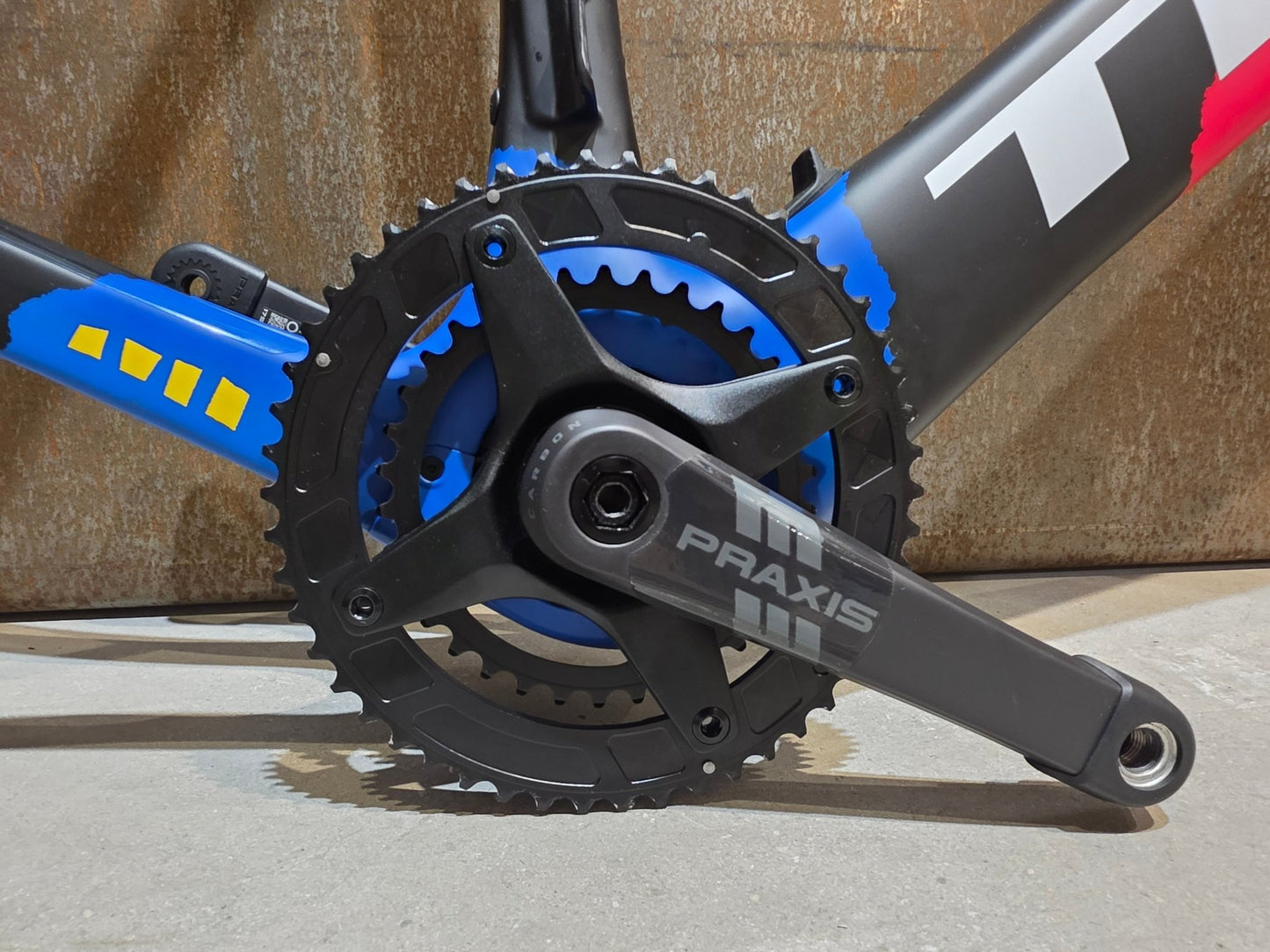 Rennradrahmen von Trek, TREK DOMANE + SLR 9 RAHMENSET / 62CM vor USEDBIKES - OB.DE Hintergrund