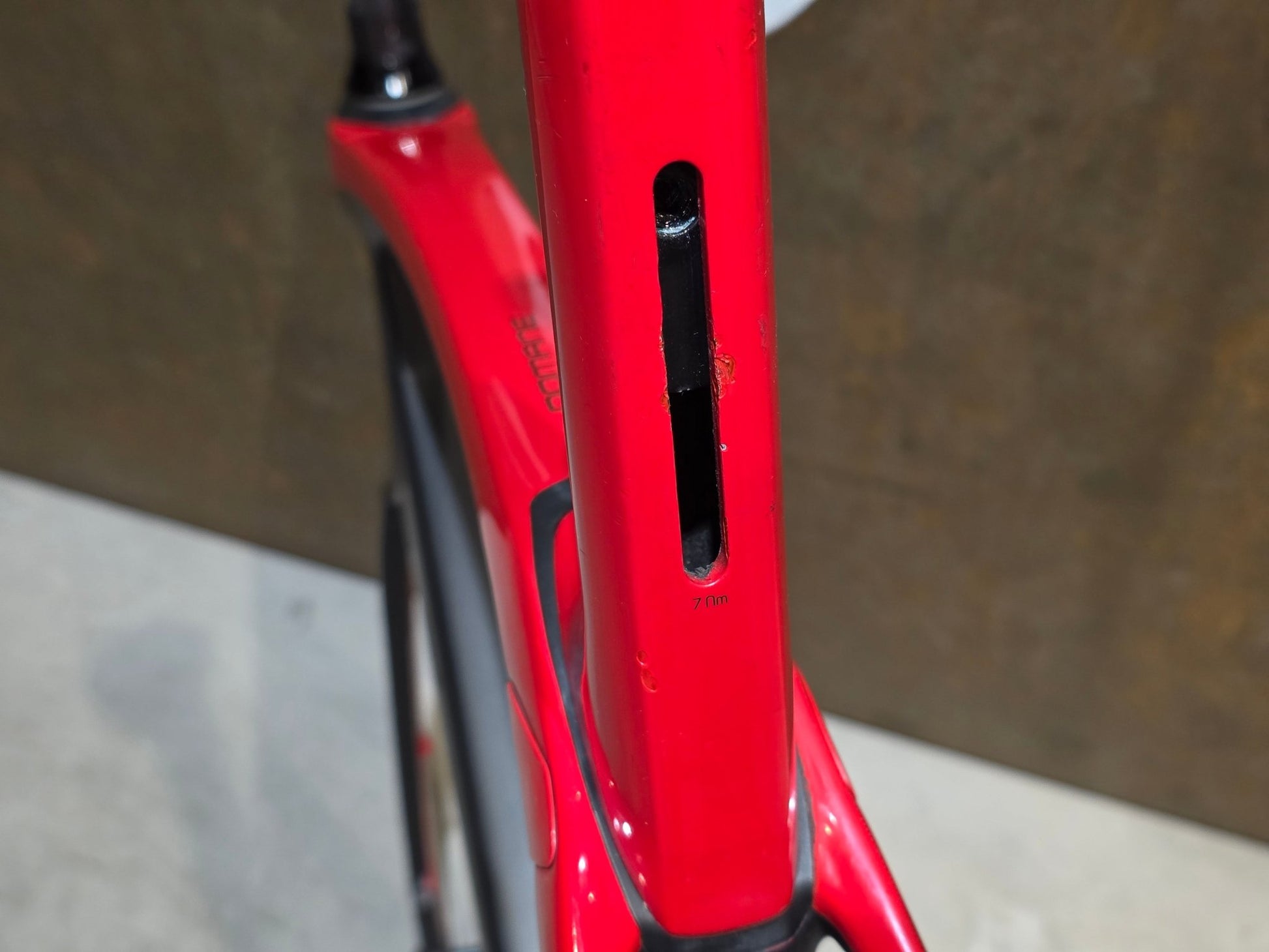 Rennradrahmen von Trek, TREK DOMANE SLR RAHMENSET 2020 - 21 / DISC / 58CM vor USEDBIKES - OB.DE Hintergrund