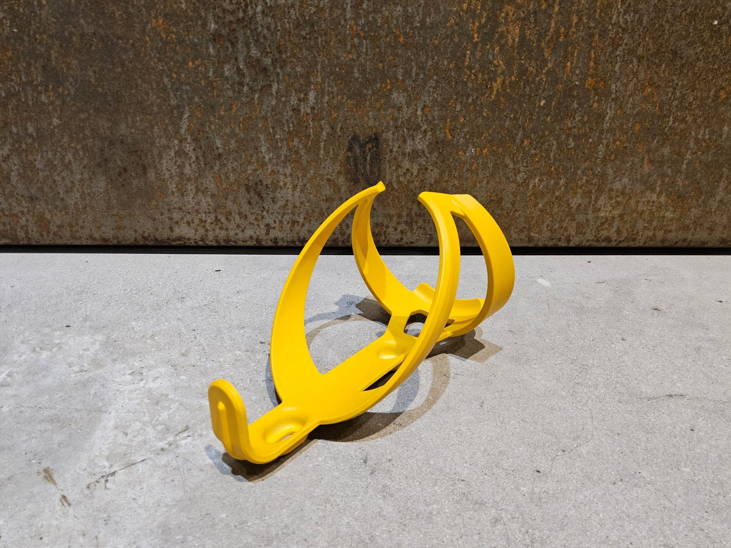 Trinkflaschen und Halter von Trek, TREK ELITE RECYCLED FLASCHENHALTER / BAJA YELLOW vor USEDBIKES - OB.DE Hintergrund