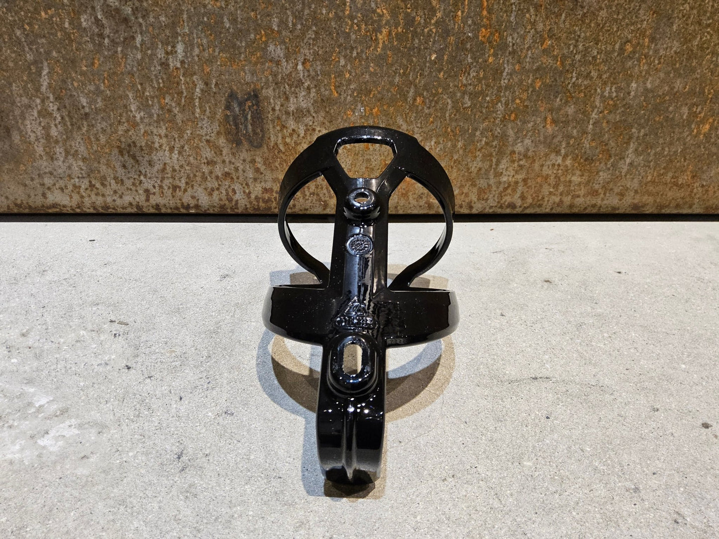 Trinkflaschen und Halter von Trek, TREK ELITE RECYCLED FLASCHENHALTER / BLACK vor USEDBIKES - OB.DE Hintergrund