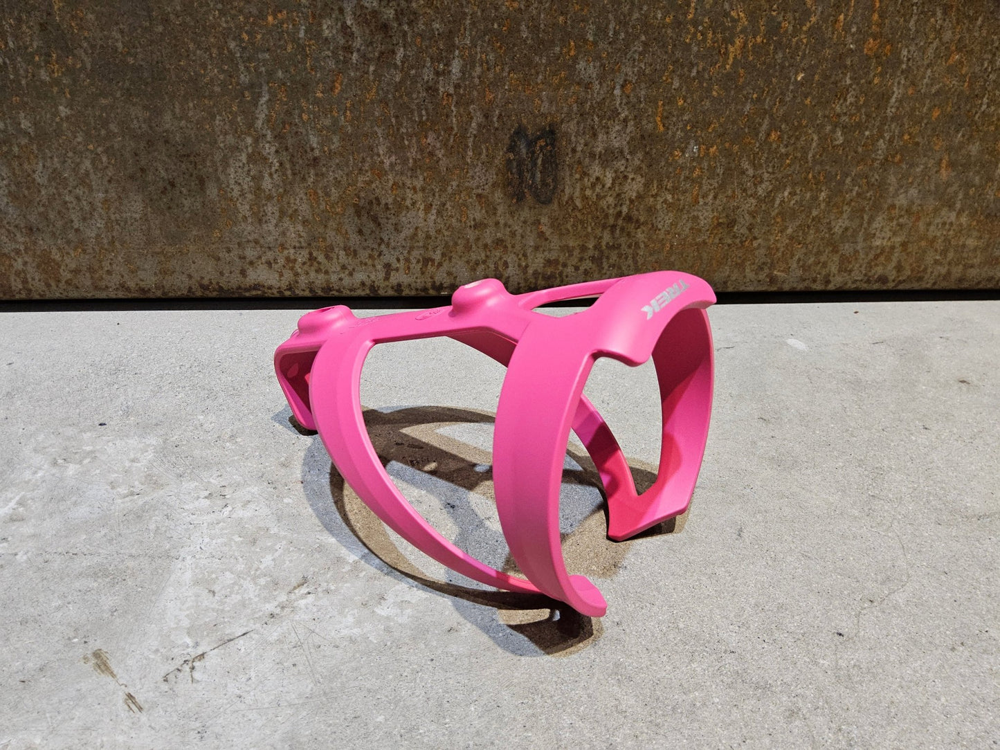 Trinkflaschen und Halter von Trek, TREK ELITE RECYCLED FLASCHENHALTER / VICE PINK vor USEDBIKES - OB.DE Hintergrund