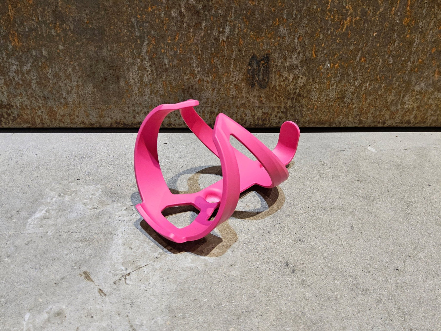 Trinkflaschen und Halter von Trek, TREK ELITE RECYCLED FLASCHENHALTER / VICE PINK vor USEDBIKES - OB.DE Hintergrund