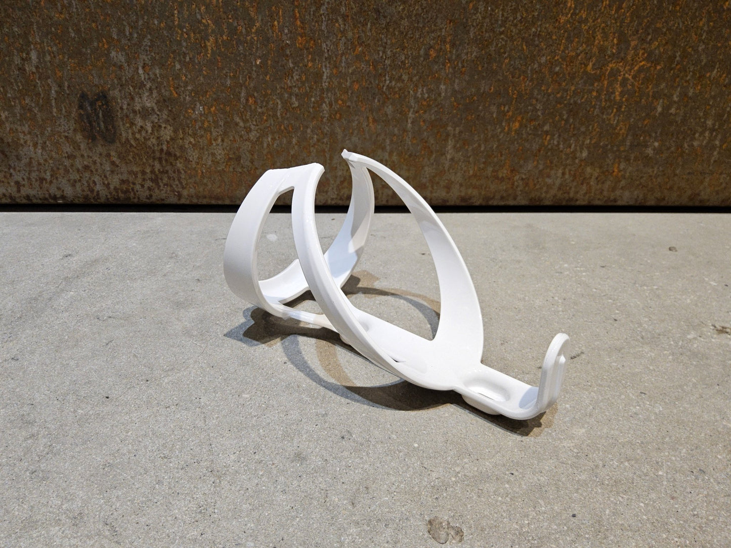 Trinkflaschen und Halter von Trek, TREK ELITE RECYCLED FLASCHENHALTER / WHITE vor USEDBIKES - OB.DE Hintergrund