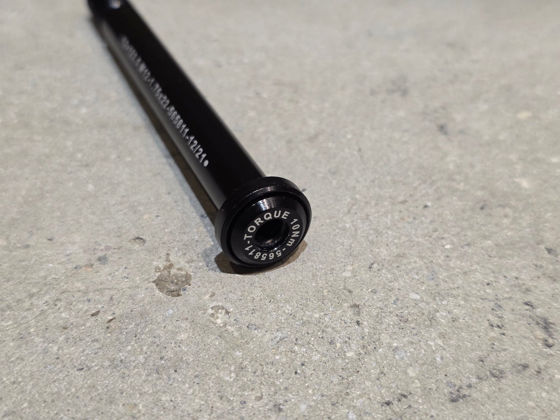 Zubehör von Trek, TREK EMONDA SL / SLR STECKACHSENKIT / SWITCH LEVER / VORNE & HINTEN in variant_title vor USEDBIKES - OB.DE Hintergrund