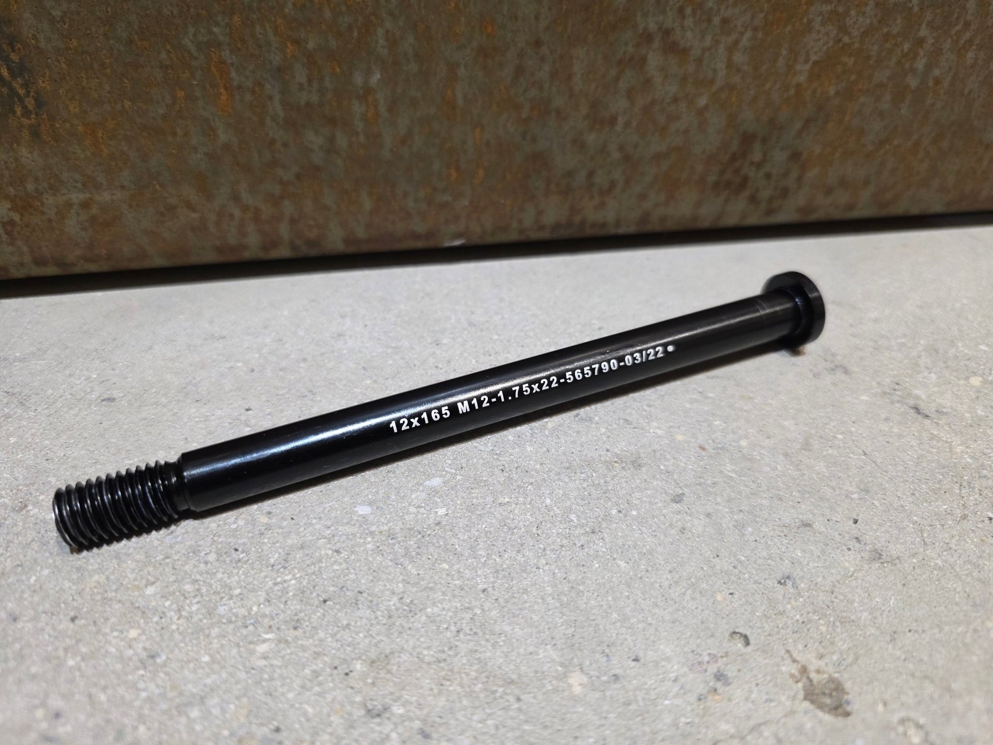 Zubehör von Trek, TREK EMONDA SL / SLR STECKACHSENKIT / SWITCH LEVER / VORNE & HINTEN in variant_title vor USEDBIKES - OB.DE Hintergrund