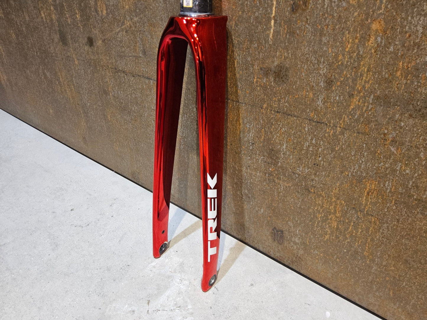 Federgabel, Gabel & Dämpfer von Trek, TREK EMONDA SLR GABEL / RUBY CHROMA / PROJECT ONE vor USEDBIKES - OB.DE Hintergrund