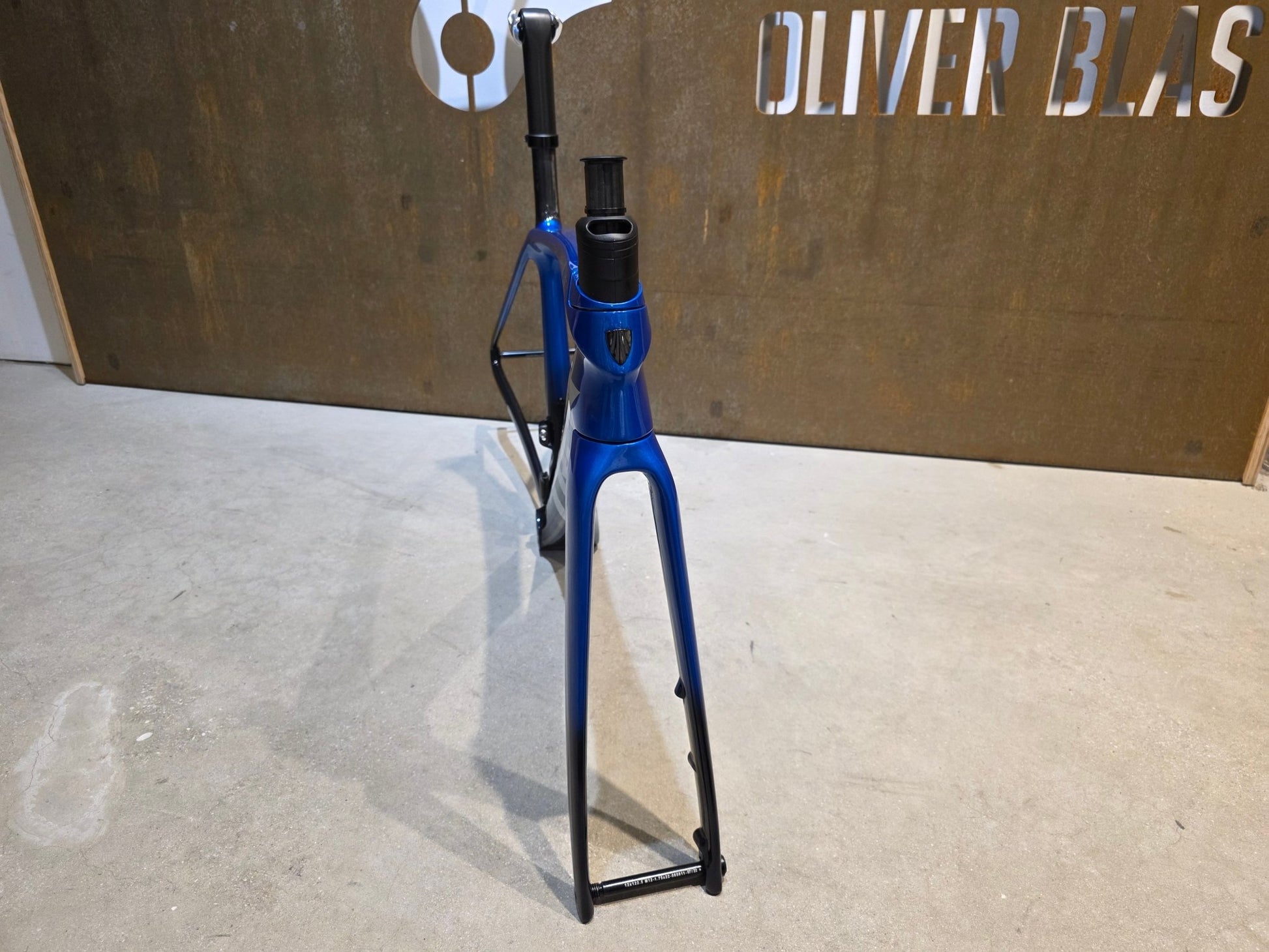 Rennradrahmen von Trek, TREK EMONDA SLR RAHMENSET / PROJECT ONE / DISC / 50CM in variant_title vor USEDBIKES - OB.DE Hintergrund