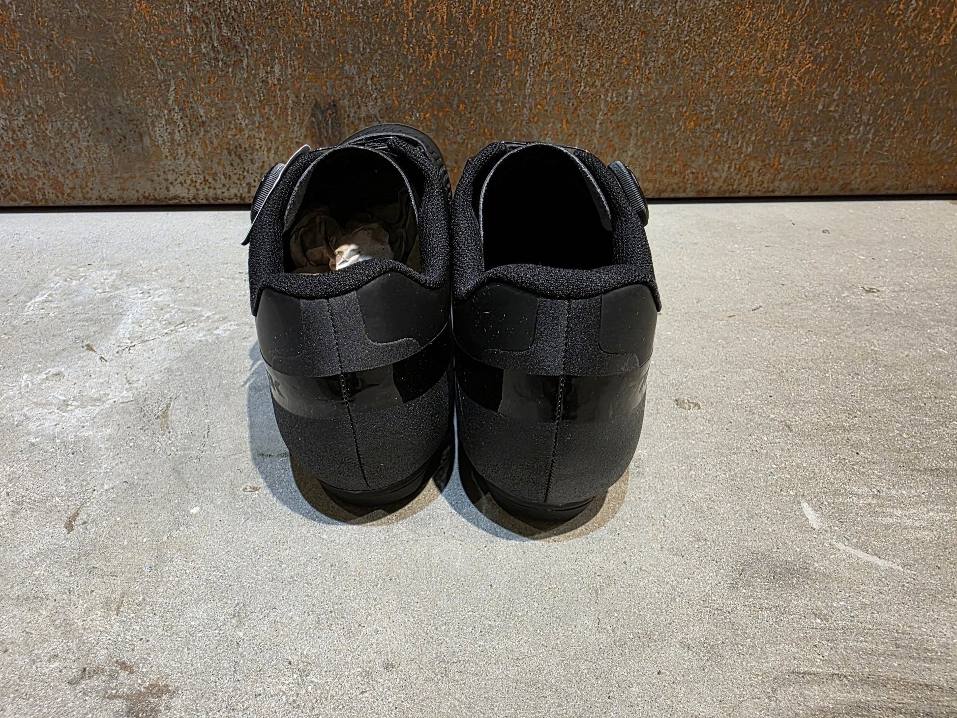 MTB - Herrenschuhe von Trek, TREK FORAY MOUNTAINBIKESCHUH / BLACK vor USEDBIKES - OB.DE Hintergrund