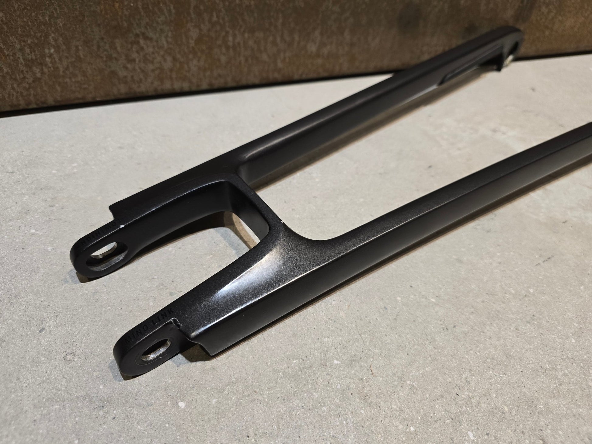 Zubehör von Trek, TREK FUEL EXE CARBON SITZSTREBE 29 HINTERBAU / 5291349 in variant_title vor USEDBIKES - OB.DE Hintergrund