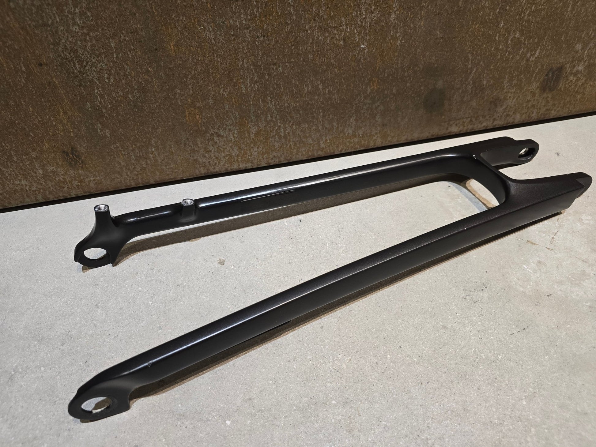 Zubehör von Trek, TREK FUEL EXE CARBON SITZSTREBE 29 HINTERBAU / 5291349 in variant_title vor USEDBIKES - OB.DE Hintergrund