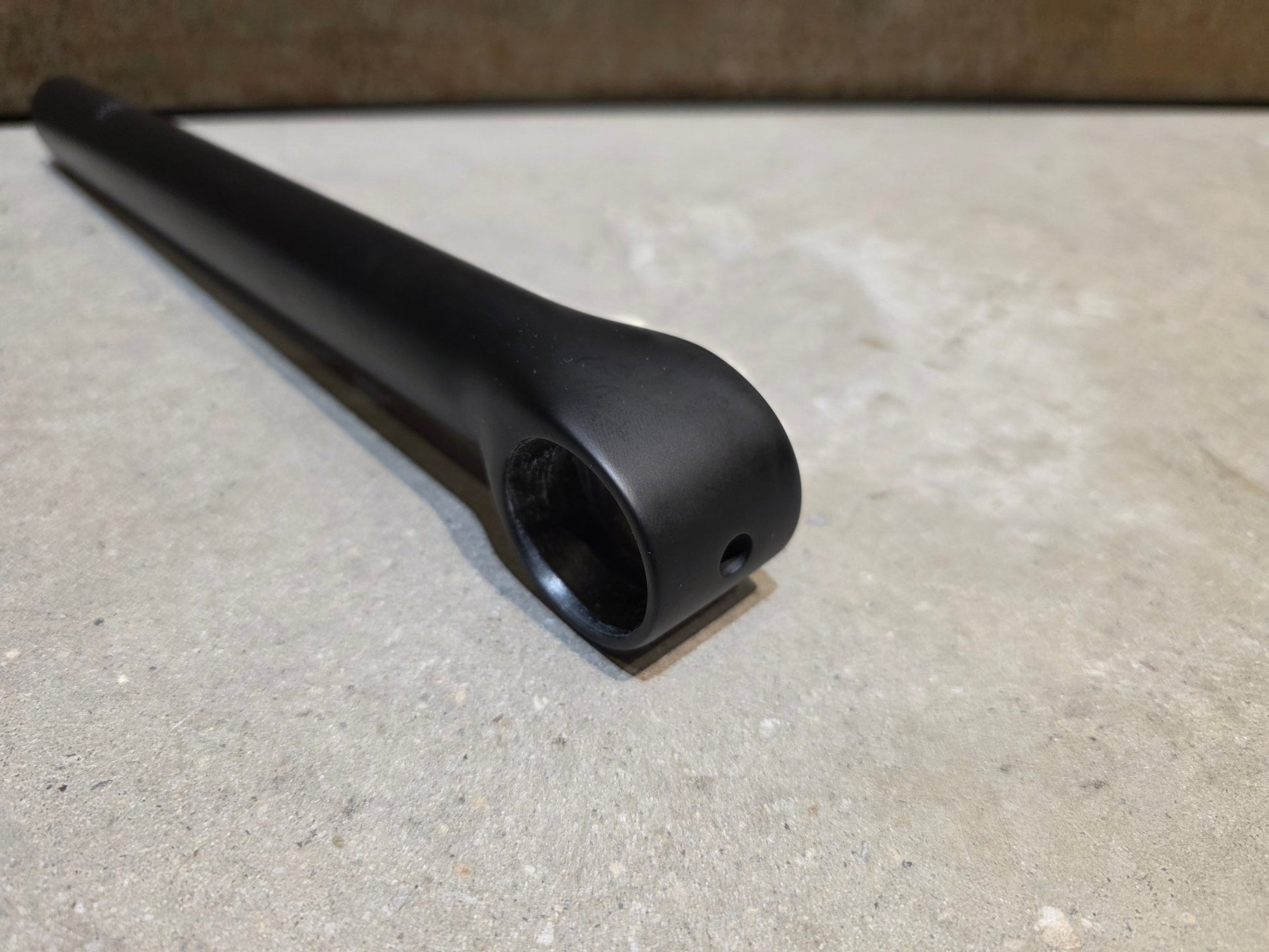 Sattelstütze von Trek, TREK KVF AERO SATTELSTÜTZE 280MM / SB 5MM vor USEDBIKES - OB.DE Hintergrund