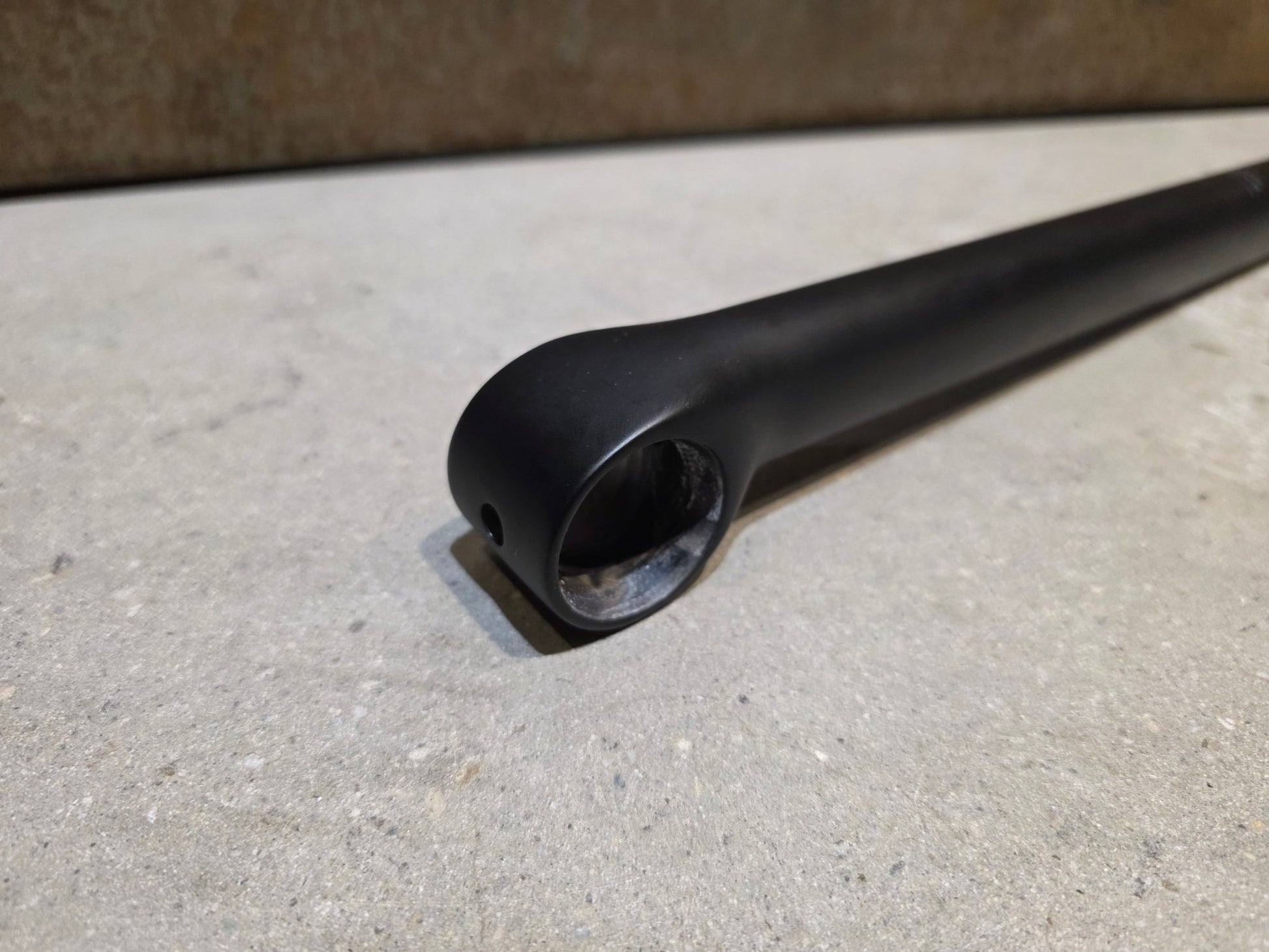 Sattelstütze von Trek, TREK KVF AERO SATTELSTÜTZE 280MM / SB 5MM vor USEDBIKES - OB.DE Hintergrund