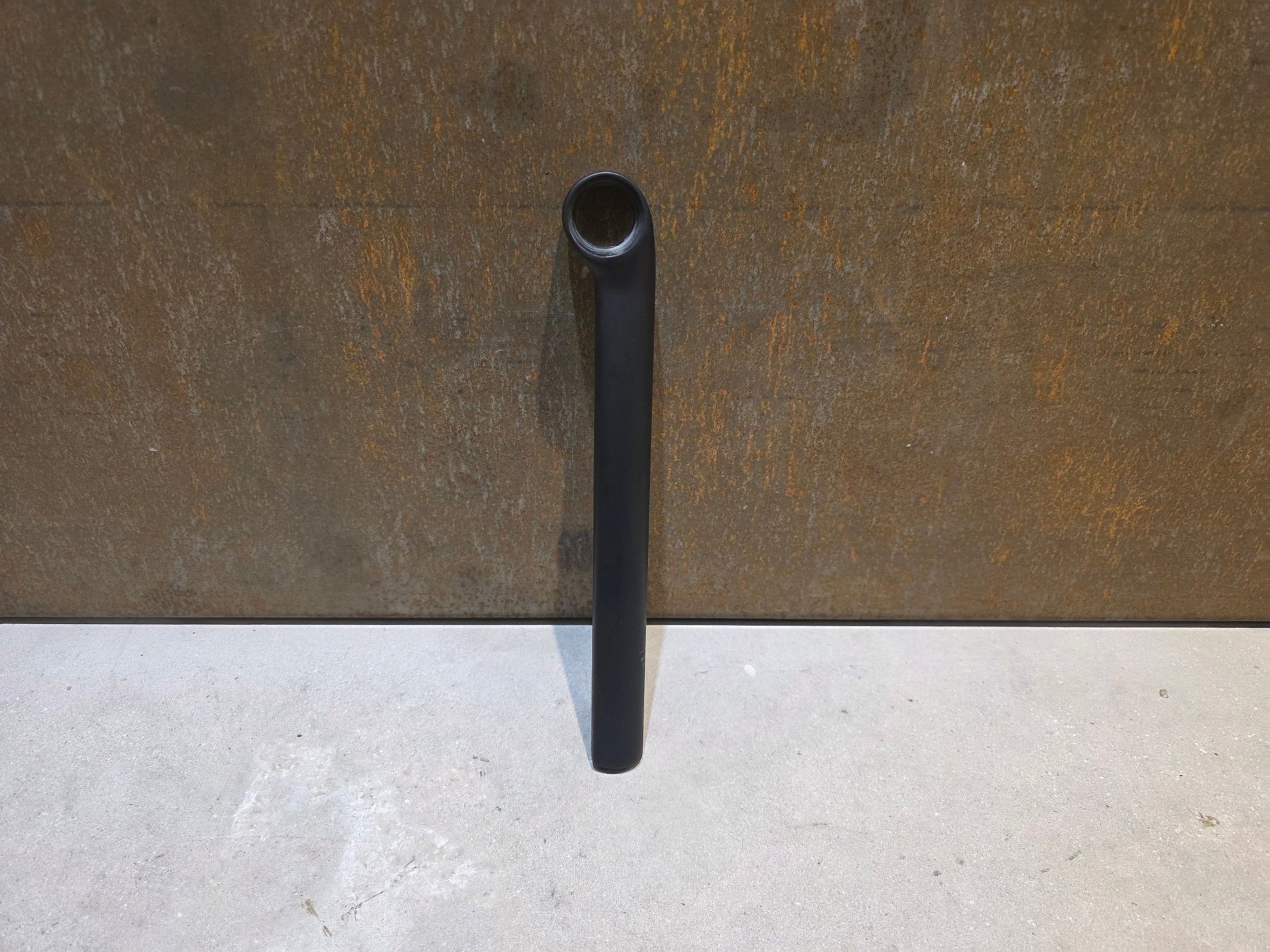 Sattelstütze von Trek, TREK KVF AERO SATTELSTÜTZE 280MM / W5285075 / SB 5MM vor USEDBIKES - OB.DE Hintergrund