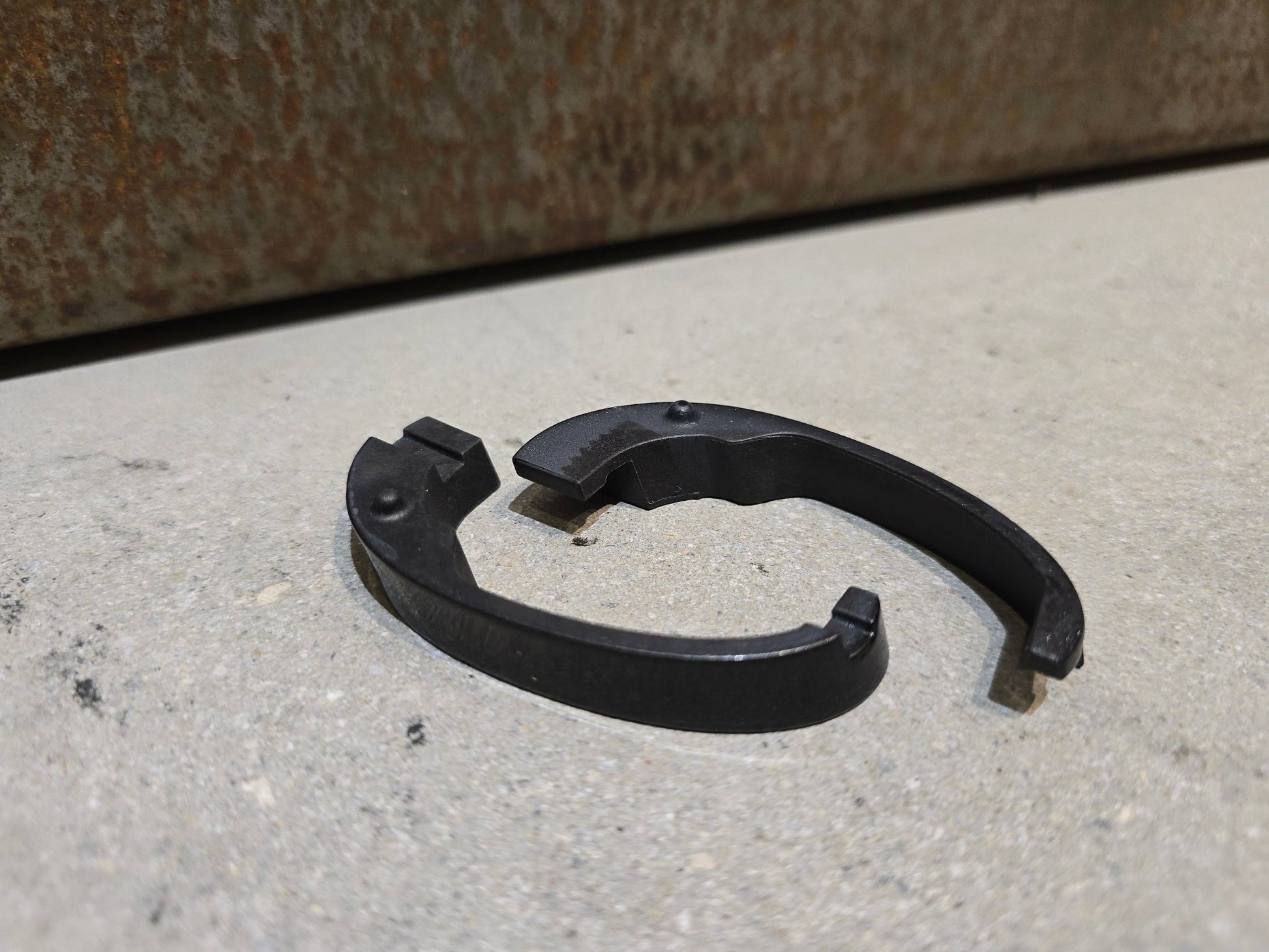 Zubehör von Trek, TREK MADONE 9 - SERIES HEADSET CABEL ROUTING SPACER in variant_title vor USEDBIKES - OB.DE Hintergrund