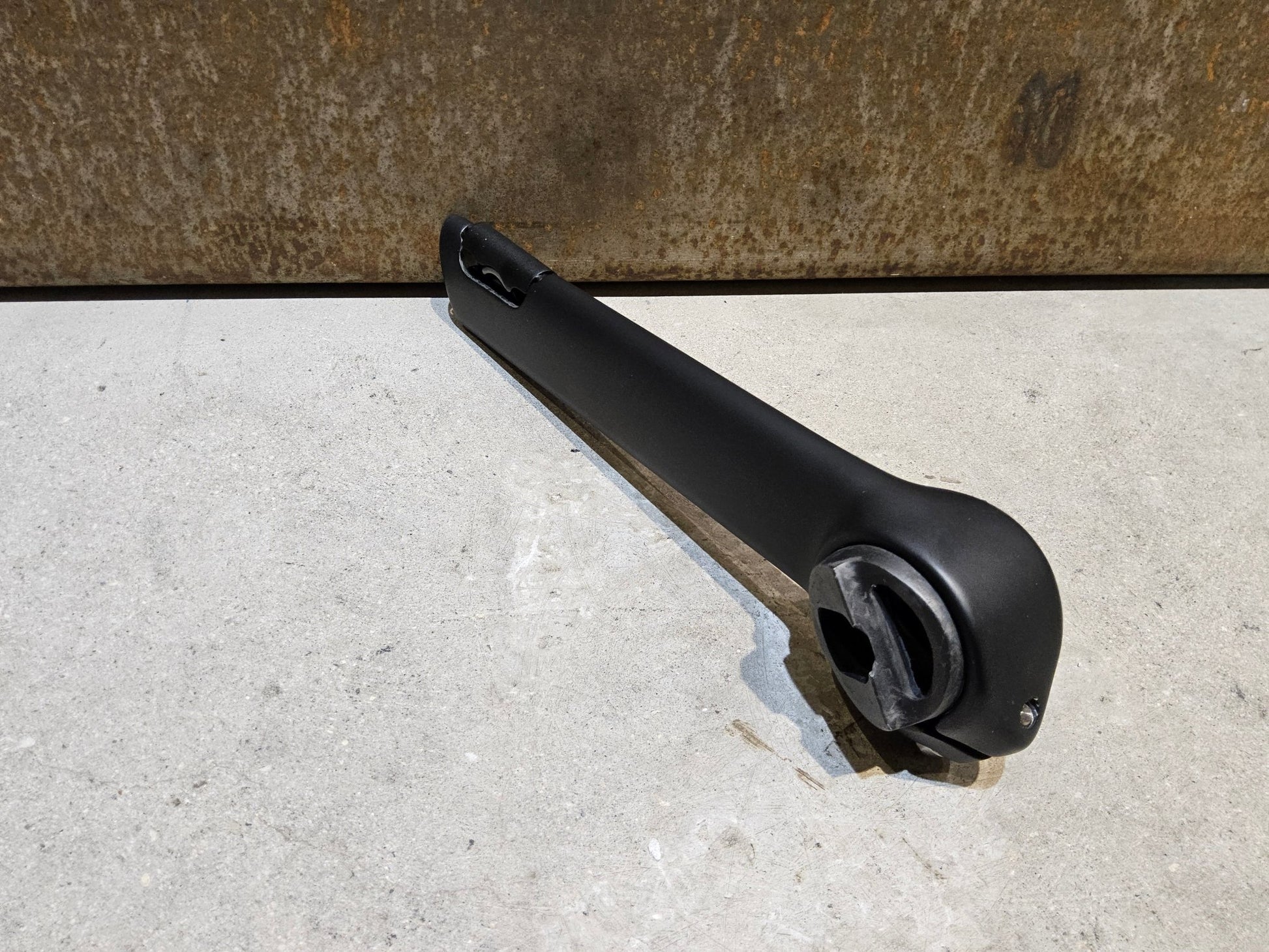 Sattelstütze von Bontrager, TREK MADONE GEN 8 SATTELSTÜTZE / CARBON SMOKE / 190MM / SB 0MM vor USEDBIKES - OB.DE Hintergrund