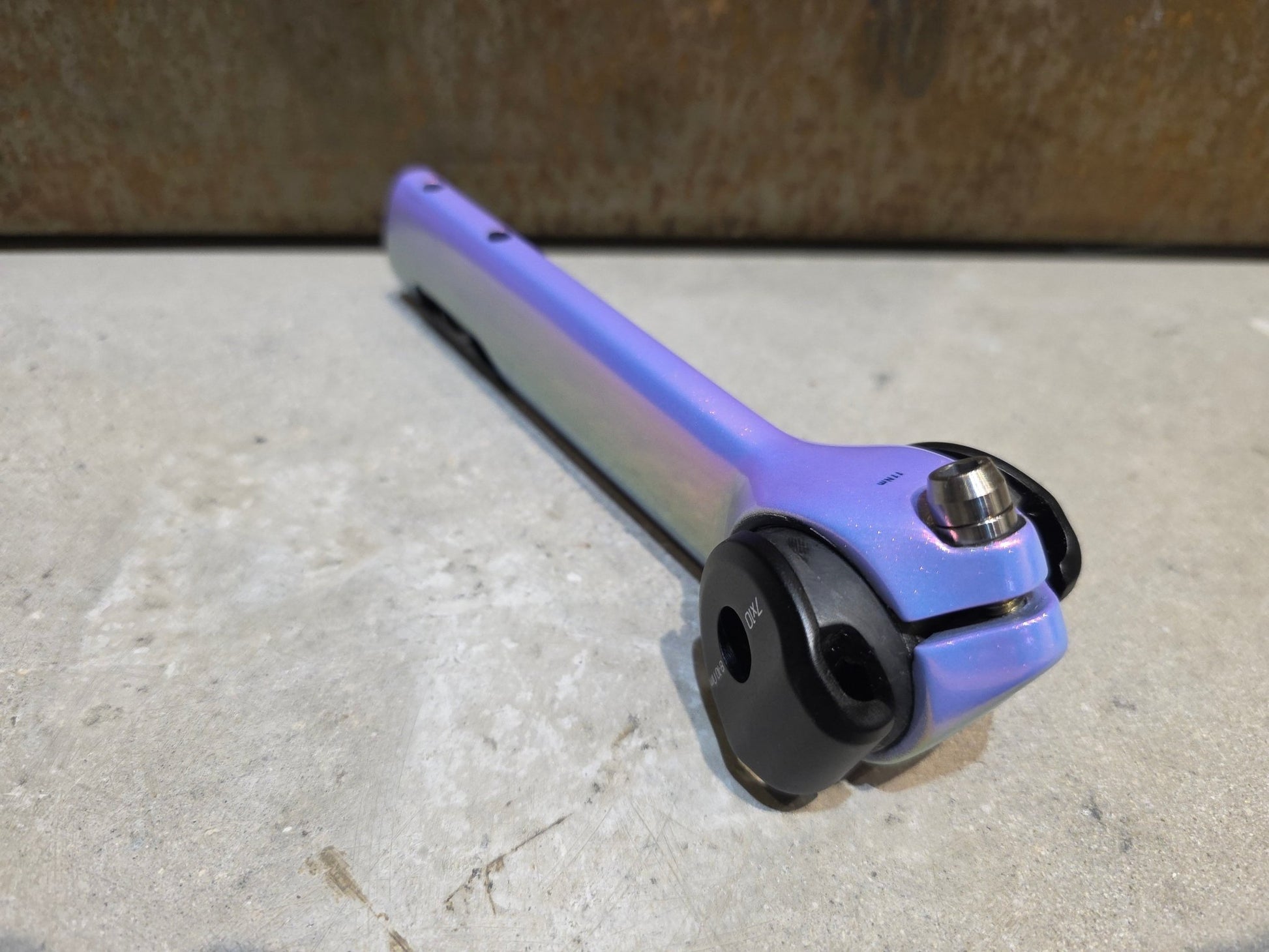 Sattelstütze von Bontrager, TREK MADONE GEN 8 SATTELSTÜTZE / TETE DE LA COURSE / 150MM / SB 0MM vor USEDBIKES - OB.DE Hintergrund