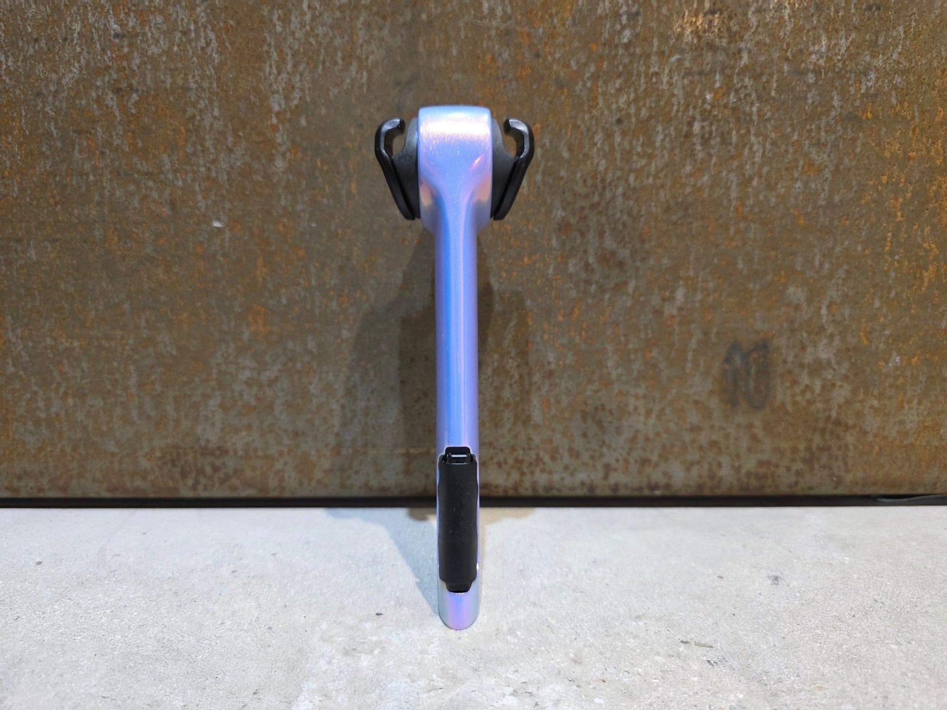 Sattelstütze von Bontrager, TREK MADONE GEN 8 SATTELSTÜTZE / TETE DE LA COURSE / 150MM / SB 0MM vor USEDBIKES - OB.DE Hintergrund