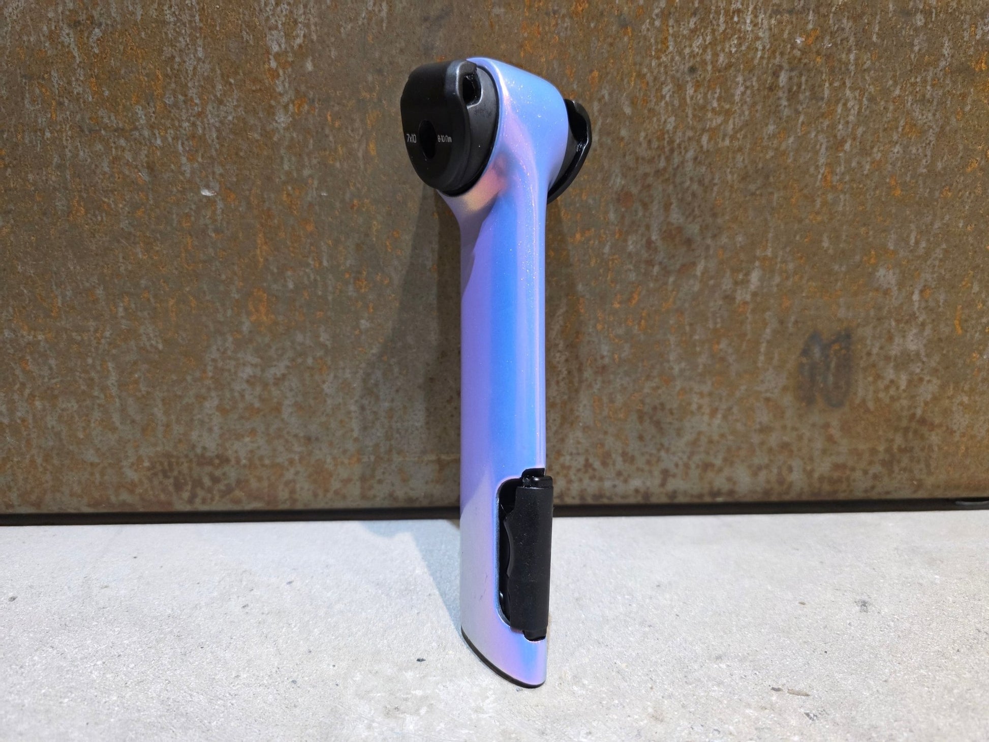 Sattelstütze von Bontrager, TREK MADONE GEN 8 SATTELSTÜTZE / TETE DE LA COURSE / 150MM / SB 0MM vor USEDBIKES - OB.DE Hintergrund