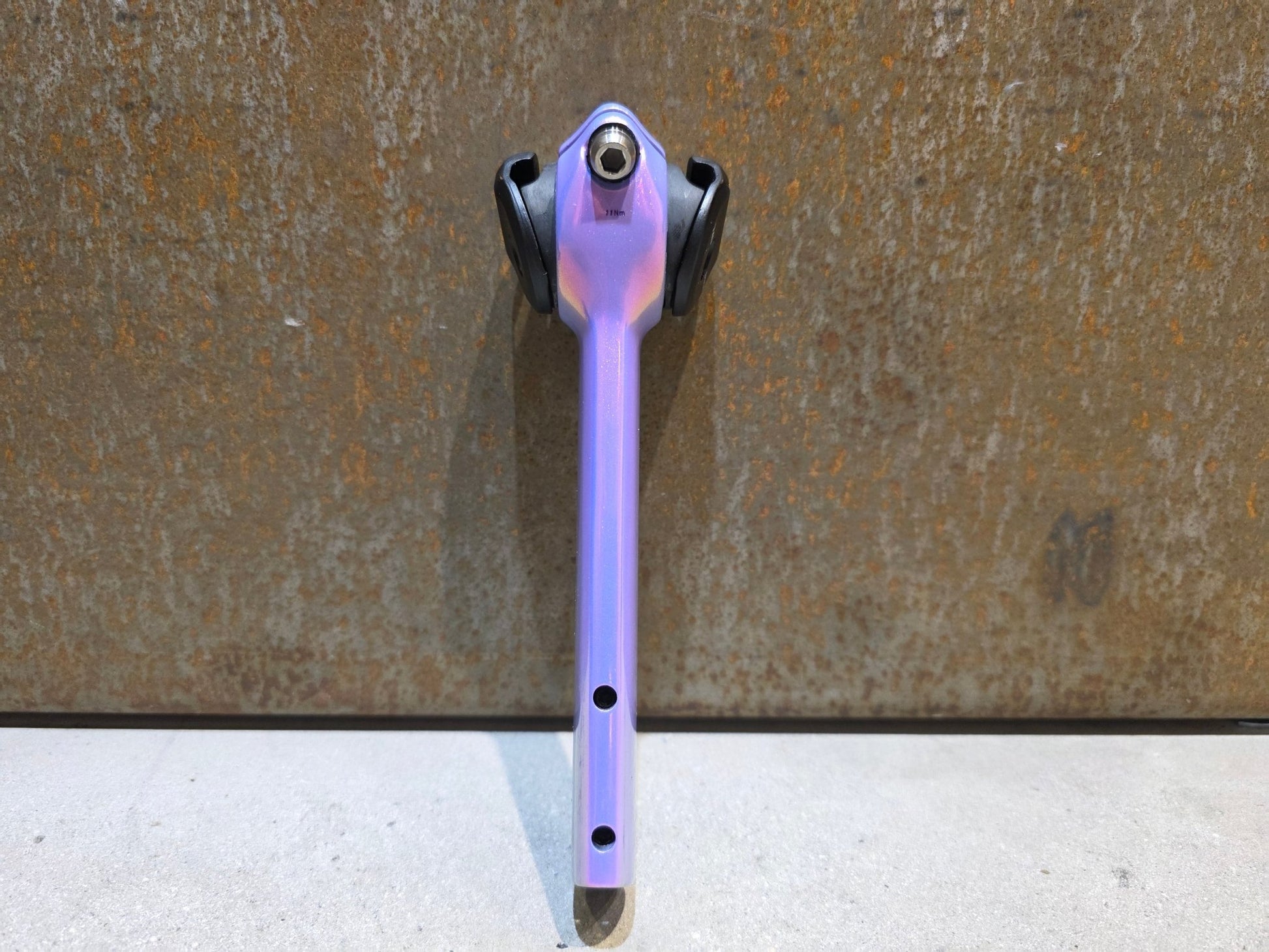 Sattelstütze von Bontrager, TREK MADONE GEN 8 SATTELSTÜTZE / TETE DE LA COURSE / 150MM / SB 0MM vor USEDBIKES - OB.DE Hintergrund