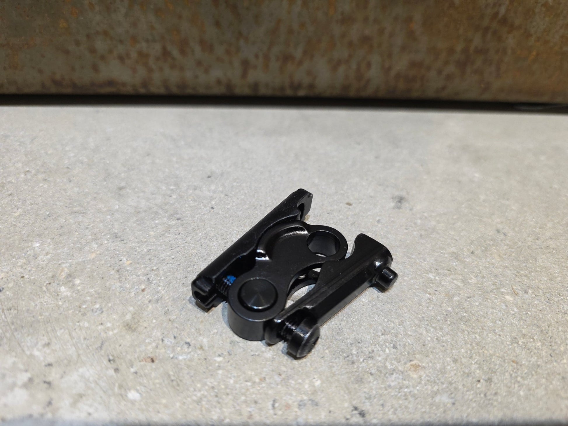 Sattelstütze von Bontrager, TREK MADONE GEN 8 SATTELSTÜTZE / TETE DE LA COURSE / 150MM / SB 0MM vor USEDBIKES - OB.DE Hintergrund