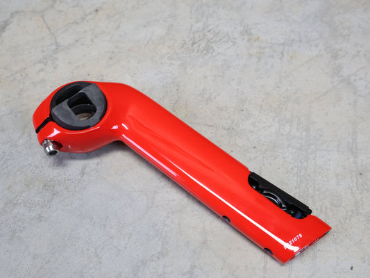 Sattelstütze von Trek, TREK MADONE GEN 8 SATTELSTÜTZE / VIPER RED / W5321079 / 150MM / SB 20MM vor USEDBIKES - OB.DE Hintergrund