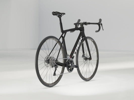 Rennrad von Trek, TREK MADONE SL 5 GEN 8 / MATTE DEEP SMOKE / XL vor USEDBIKES - OB.DE Hintergrund