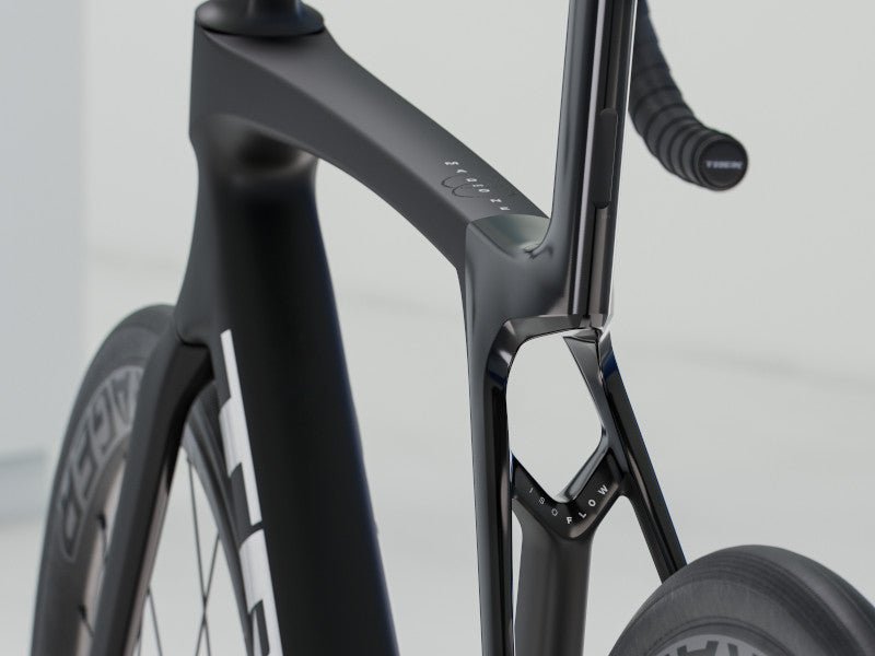 Rennrad von Trek, TREK MADONE SL 6 GEN 8 / MATTE DARK WEB / XL vor USEDBIKES - OB.DE Hintergrund