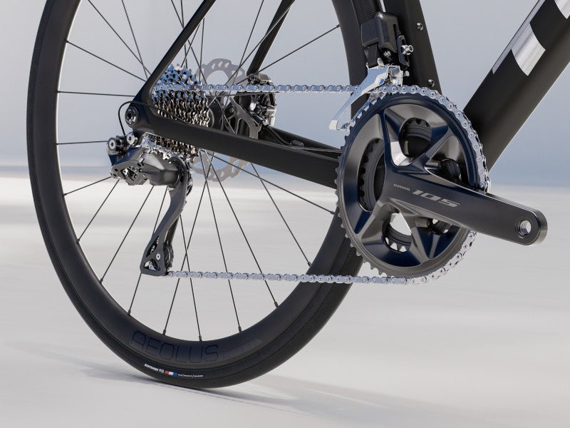 Rennrad von Trek, TREK MADONE SL 6 GEN 8 / MATTE DARK WEB / XL vor USEDBIKES - OB.DE Hintergrund
