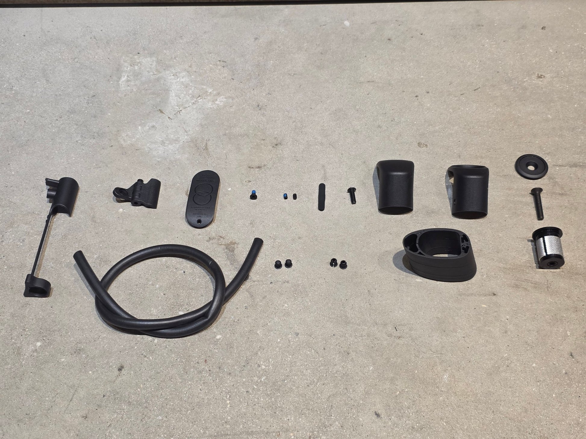 Rennradrahmen von Trek, TREK MADONE SLR GEN 8 RAHMENSET / DISC / CARBON SMOKE / L vor USEDBIKES - OB.DE Hintergrund