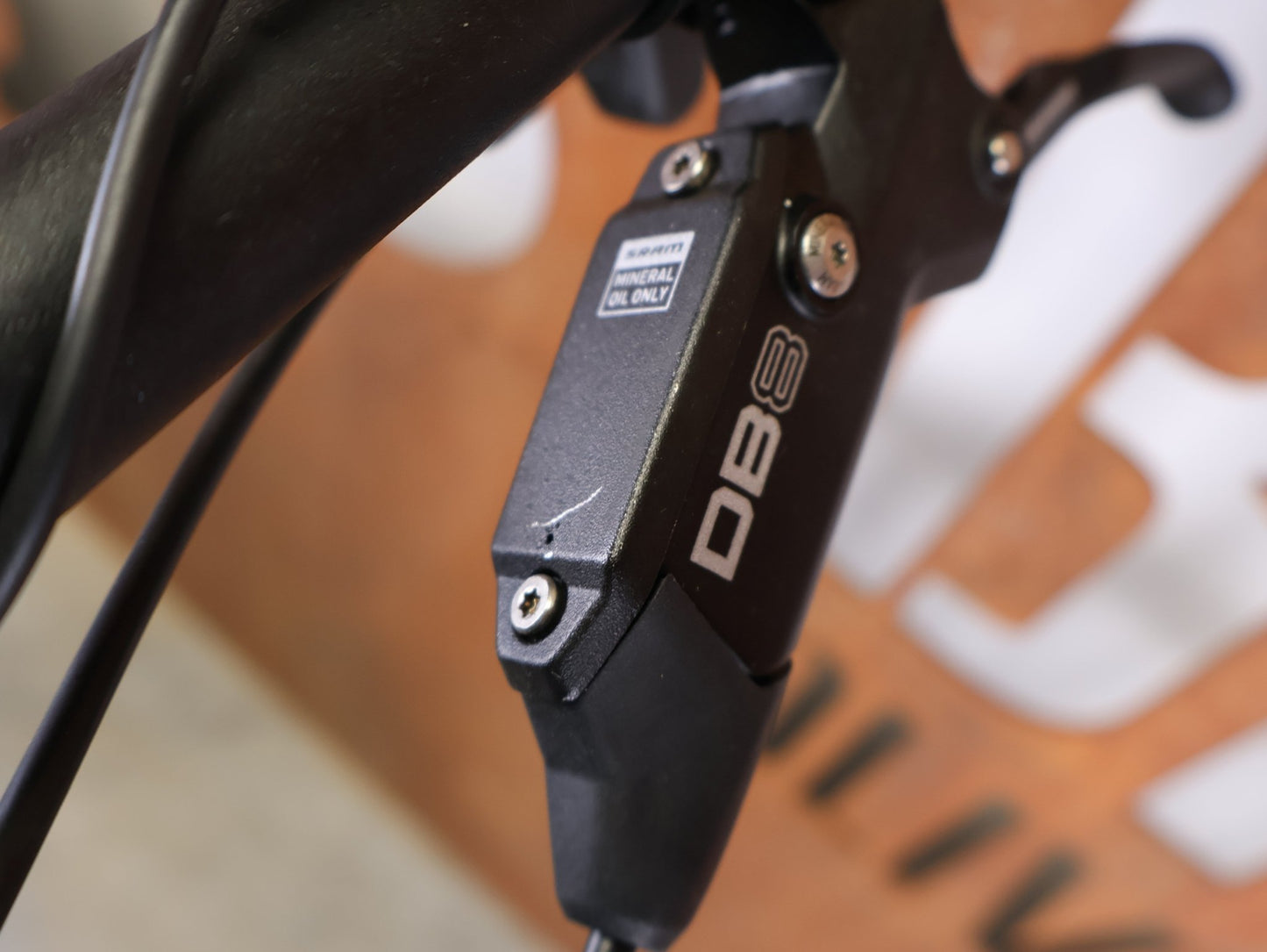 E - Mountainbike von Trek, TREK POWERFLY+ FS 8 GEN 4 / MATTE/GLOSS MULSANNE BLUE / M vor USEDBIKES - OB.DE Hintergrund