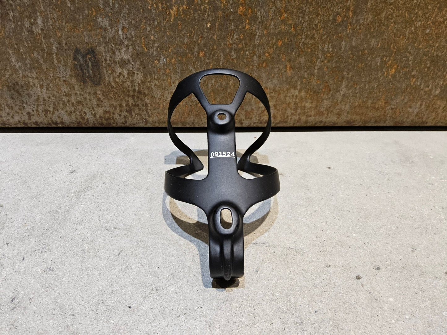 Trinkflaschen und Halter von Trek, TREK PRO CARBON FLASCHENHALTER / BLACK MATT vor USEDBIKES - OB.DE Hintergrund