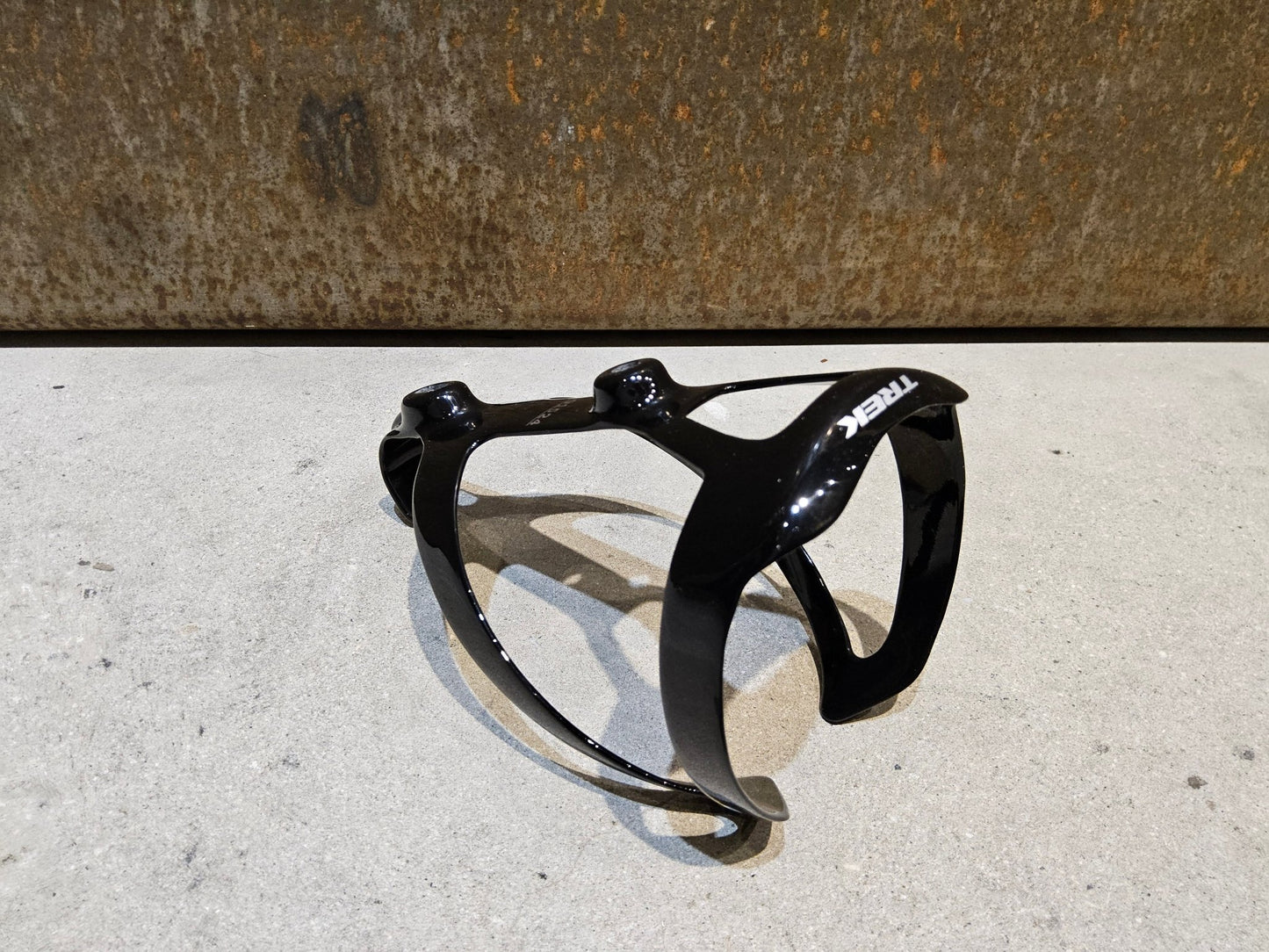 Trinkflaschen und Halter von Trek, TREK PRO CARBON FLASCHENHALTER / BLACK vor USEDBIKES - OB.DE Hintergrund