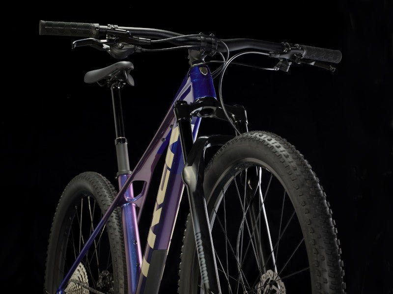 Mountainbike von Trek, TREK PROCALIBER 9.5 GEN 3 / M/L vor USEDBIKES - OB.DE Hintergrund