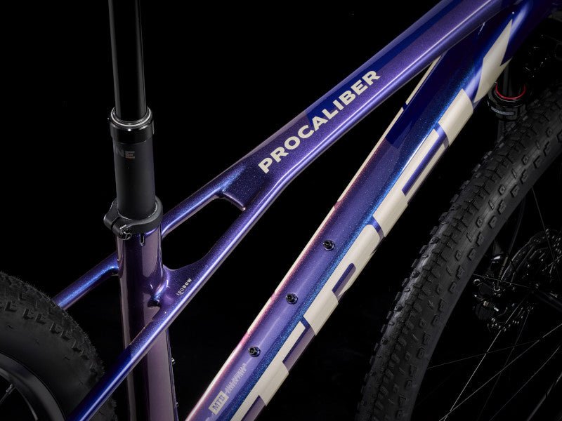 Mountainbike von Trek, TREK PROCALIBER 9.5 GEN 3 / M/L vor USEDBIKES - OB.DE Hintergrund