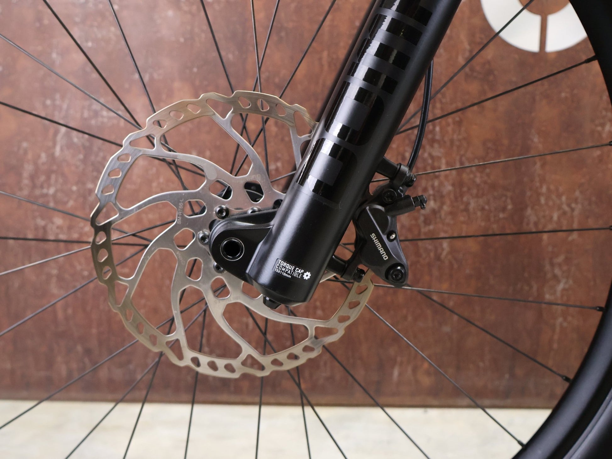 E - Mountainbike von Trek, TREK RAIL 7 DEORE/XT GEN 3 / LICHEN GREEN / L vor USEDBIKES - OB.DE Hintergrund