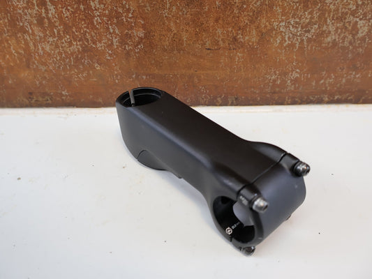 Vorbau von Trek, TREK RCS PRO BLENDR VORBAU / -7° X 110 MM / 31.8 MM / INTEGRATED / 197 G vor USEDBIKES-OB.DE Hintergrund