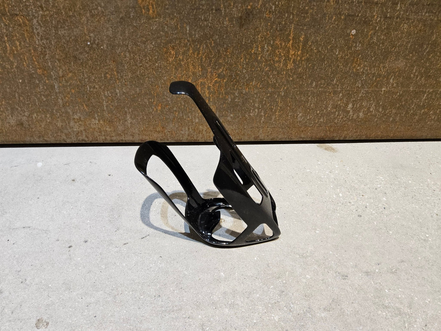 Trinkflaschen und Halter von Trek, TREK RSL AERO CARBON FLASCHENHALTER / BLACK/GREY vor USEDBIKES - OB.DE Hintergrund