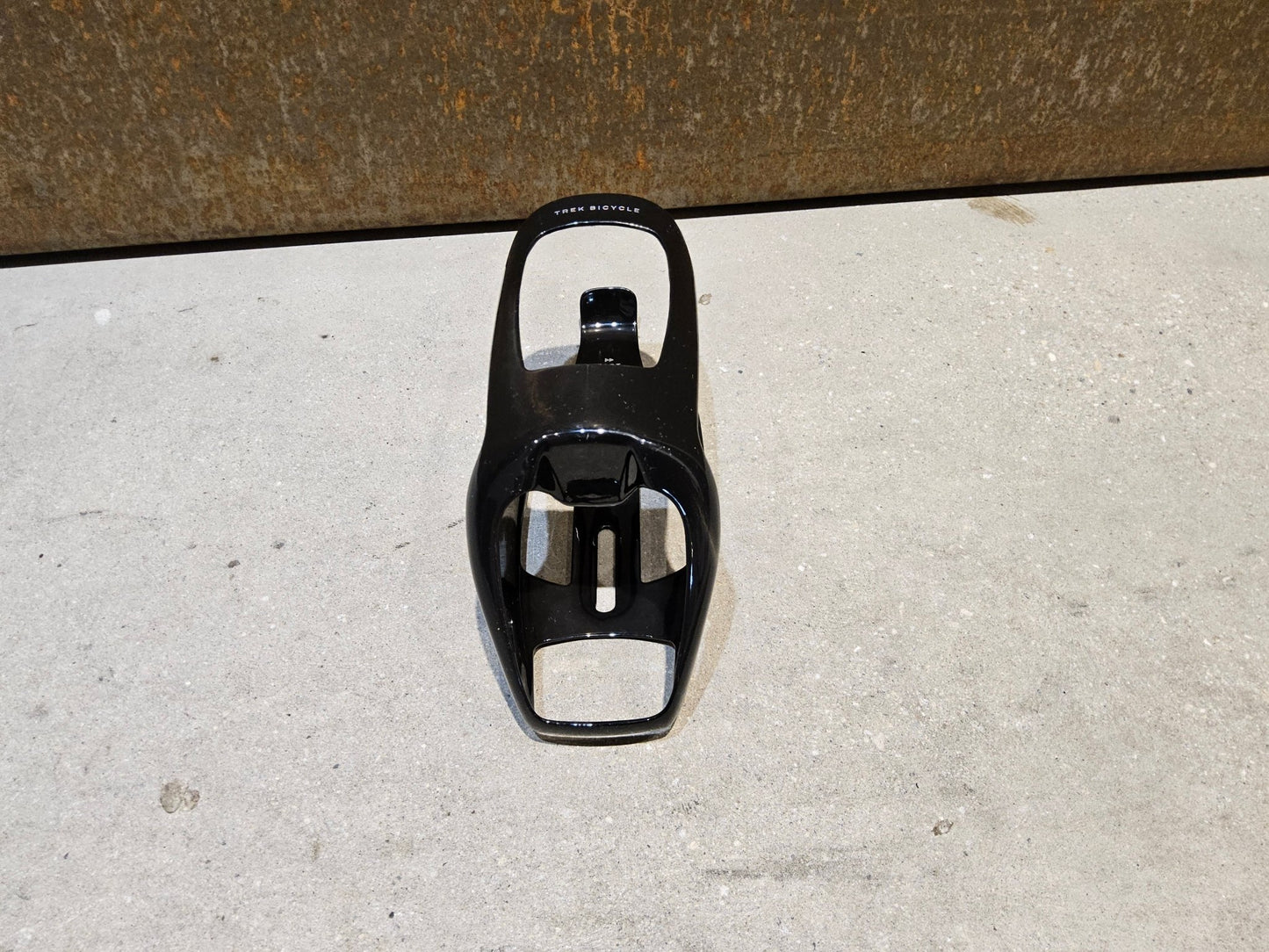 Trinkflaschen und Halter von Trek, TREK RSL AERO CARBON FLASCHENHALTER / BLACK/GREY vor USEDBIKES - OB.DE Hintergrund