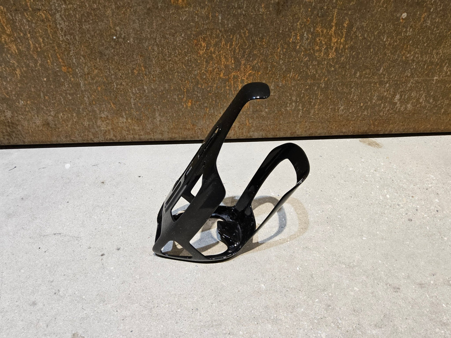 Trinkflaschen und Halter von Trek, TREK RSL AERO CARBON FLASCHENHALTER / BLACK/GREY vor USEDBIKES - OB.DE Hintergrund
