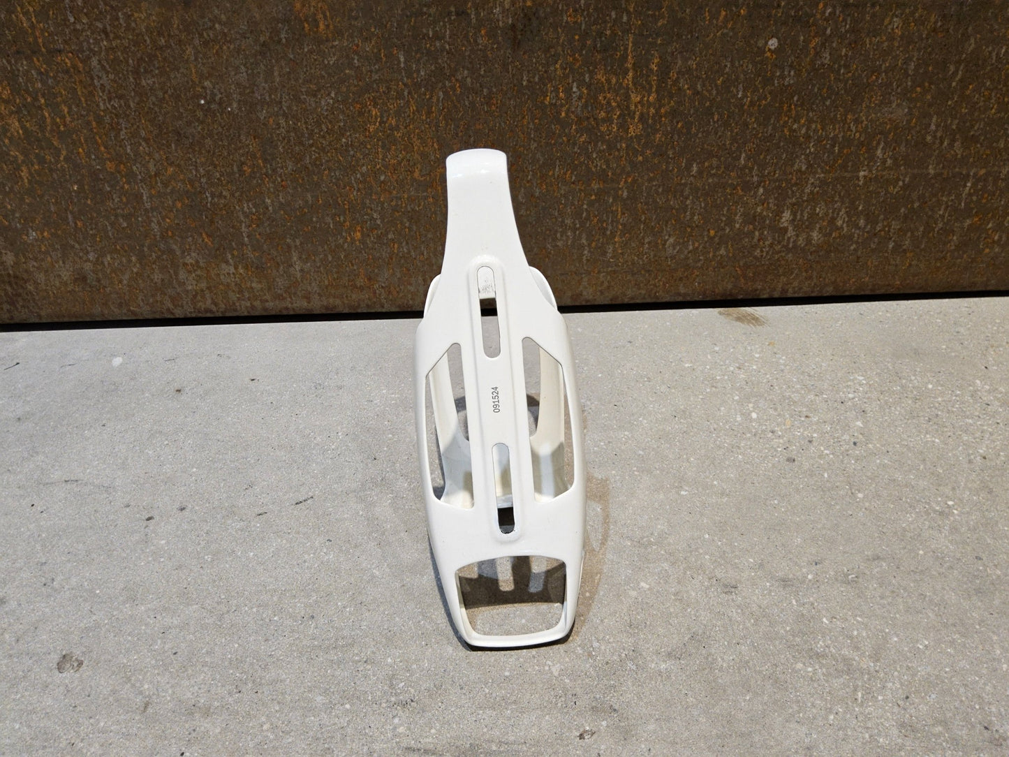 Trinkflaschen und Halter von Trek, TREK RSL AERO CARBON FLASCHENHALTER / ERA WHITE/GREY vor USEDBIKES - OB.DE Hintergrund