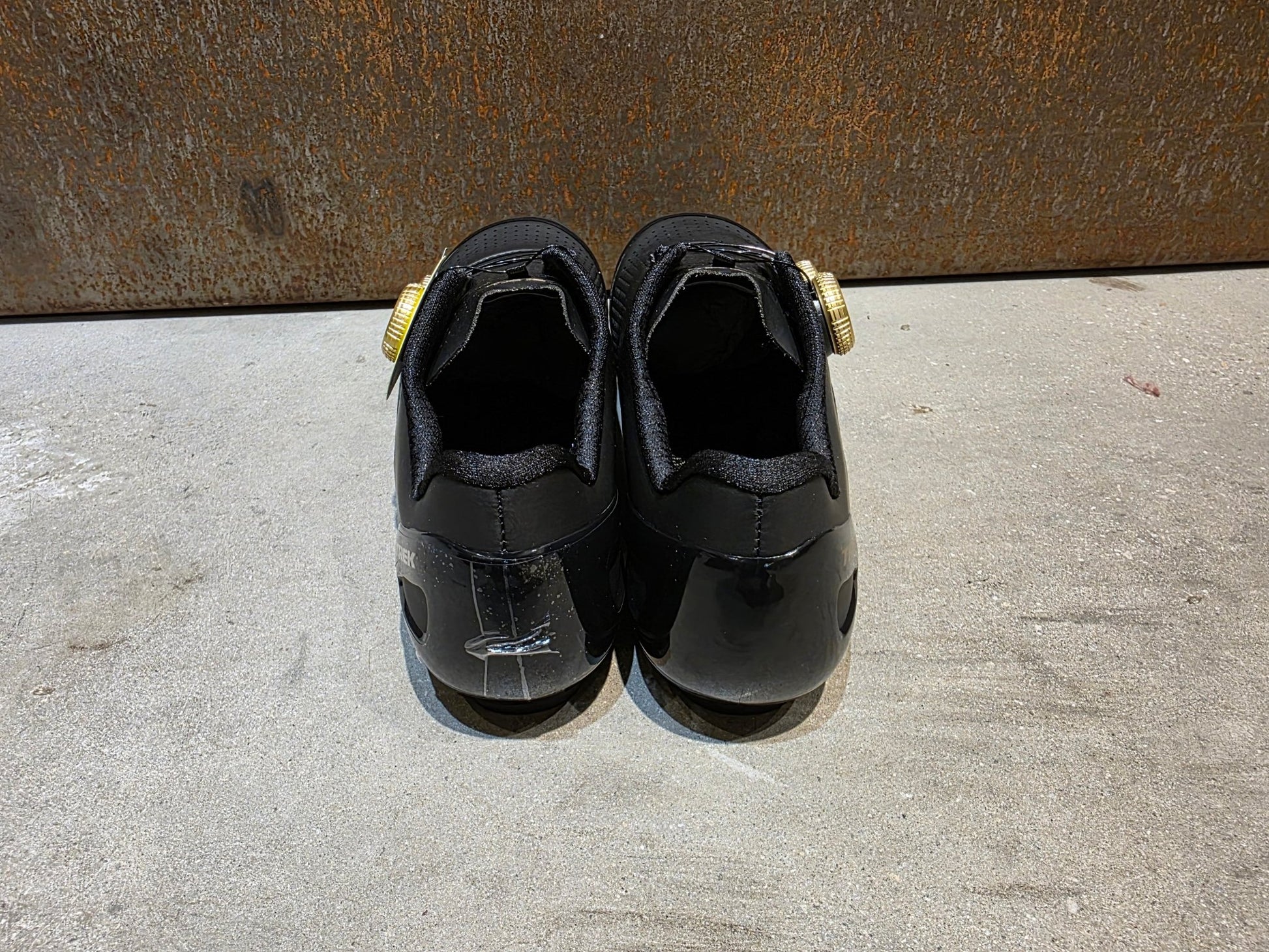 MTB - Herrenschuhe von Trek, TREK RSL MOUNTAIN BIKESCHUH / BLACK GOLD vor USEDBIKES - OB.DE Hintergrund