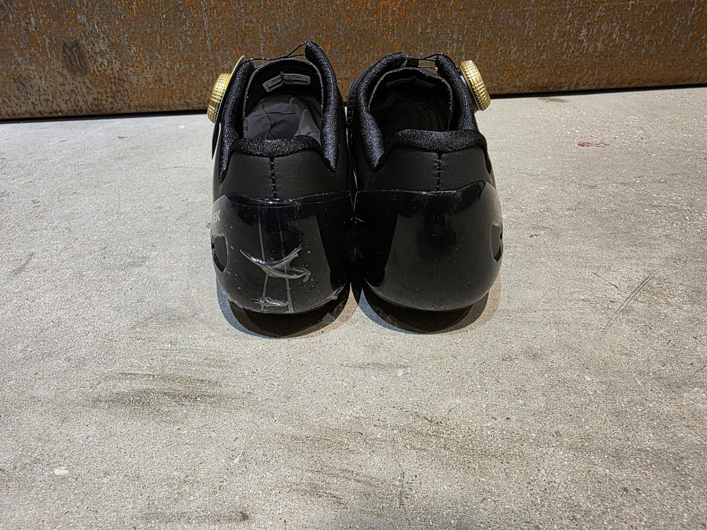 RR - Herrenschuhe von Trek, TREK RSL RENNRADSCHUH / BLACK GOLD vor USEDBIKES - OB.DE Hintergrund