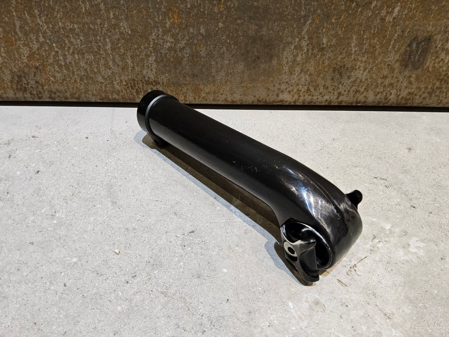 Sattelstütze von Bontrager, TREK SEAT MAST CARBON SITZTURMAUFSATZ SATTELSTÜTZE 175MM / SB 20MM vor USEDBIKES - OB.DE Hintergrund